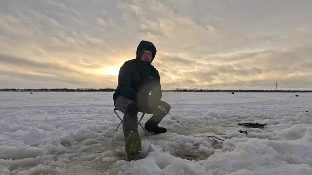 Редкий клев корюшки и наваги на Паранихе у Северодвинска