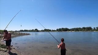 Семейный выезд на Рейн с ночной рыбалкой и ухой наутро