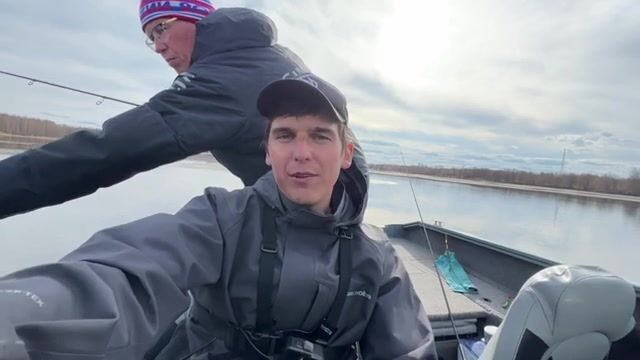 Поиски судака в ледовой обстановке на Горьковском водохранилище