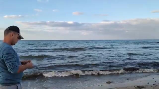 Разговор с местным рыбаком на побережье Монастира