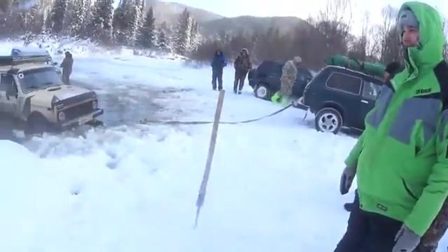 Тринадцать плотвиц на мормышку с красным опарышем в Бирюсинском заливе