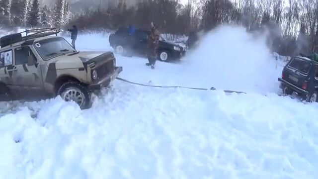 Тринадцать плотвиц на мормышку с красным опарышем в Бирюсинском заливе