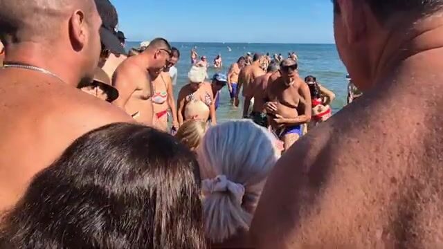 Историческая ловля неводом в Рива Адзурра закончилась скромным уловом в Римини