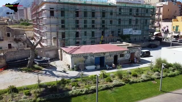 Антонио вяжет новую сеть в Сант-Эразмо, Палермо