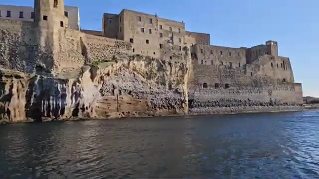 Подводная охота на сарага в зимнем море у Неаполя