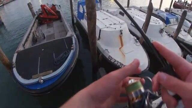 Ловля на креветку и краба в каналах Венеции