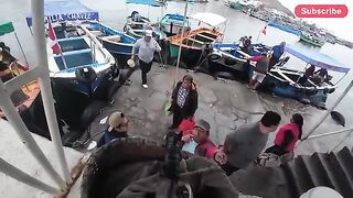 Ночная заготовка муймуй и утренняя продажа в Пукусане, Перу