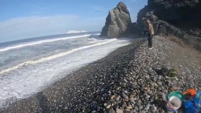 Хуго и Хорхе-Хуан взяли лорн и чит на каменной гряде Плайя-Чика в Перу