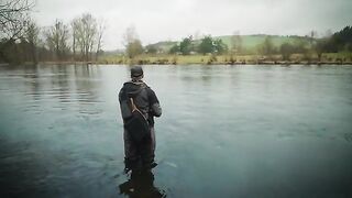 Маленькая форель на воблер Cardiff Folletta на Дунайце