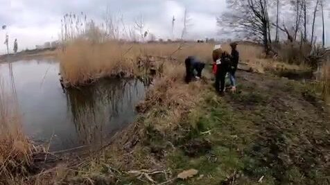 Подготовка к береговой ловле щуки в Польше при плюс шести градусах