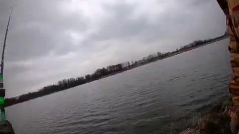 Подготовка к береговой ловле щуки в Польше при плюс шести градусах