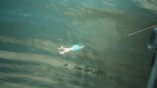 Щука длиной 92 сантиметра в подсаке на меловом карьере Канево в Польше