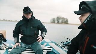 Щука длиной 92 сантиметра в подсаке на меловом карьере Канево в Польше