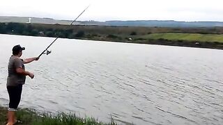 Первая рыбалка с местными друзьями в Румынии