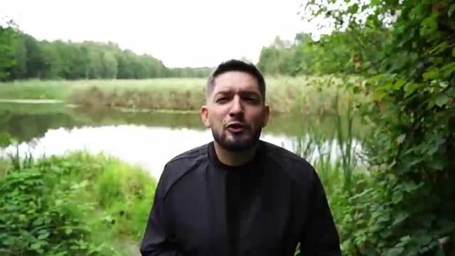 Поплавочная ловля лещей и плотвы на канале в кувшинках в Польше