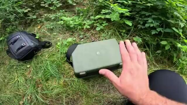 Поплавочная ловля лещей и плотвы на канале в кувшинках в Польше