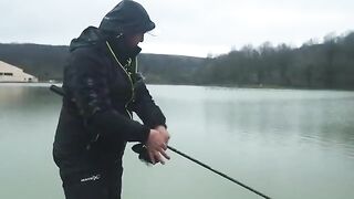 Фидерный поединок с опарышем на пруду Carp Lake в Тимише