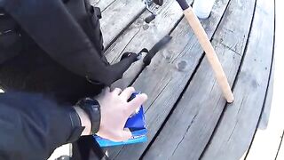 Ловля селёдки на ёлочку в Новом Порту Гданьска при холодном ветре
