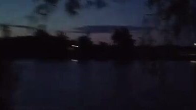 Ветреный день на водоеме в Сербии и ночной ежик