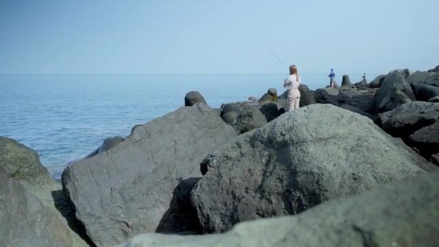 Утренняя ловля ласкирей на скалах в Сарпи, Грузия