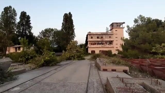 Самодельная удочка и закат на двух пирсах в Алахадзы, Абхазия