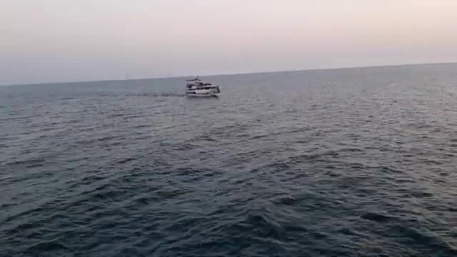 Самодельная удочка и закат на двух пирсах в Алахадзы, Абхазия