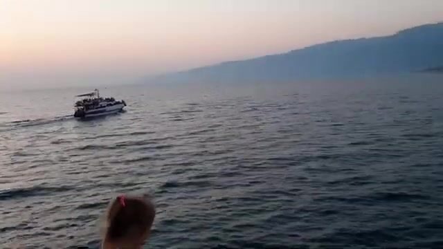 Самодельная удочка и закат на двух пирсах в Алахадзы, Абхазия