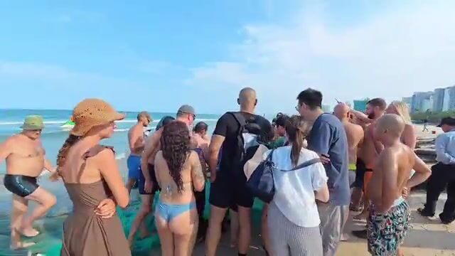 Прибрежная рыбалка в Дананге у пляжа Микхе