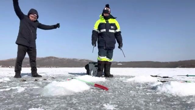 Ловля наваги на блесну и червя в бухте Круглой на Русском острове