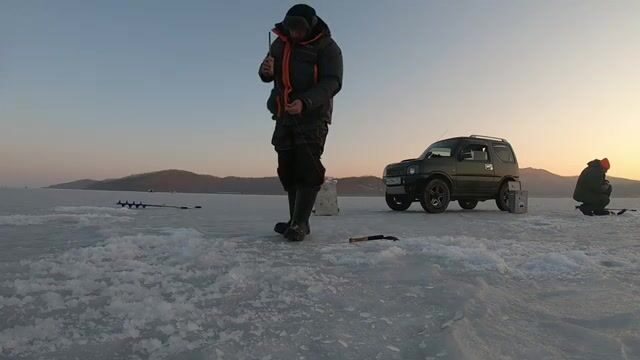 Поиск зубаря в бухте Рында на Русском закончился тремя навагами и двумя зубарями