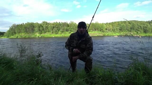 Августовская семга на Кольском после дождя и переделанной блесны