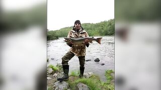 Августовская семга на Кольском после дождя и переделанной блесны