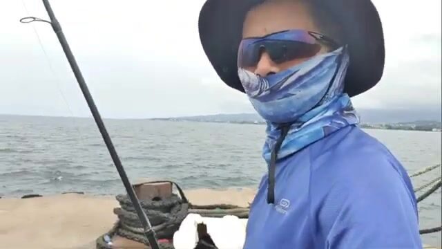 Береговая рыбалка в Экваториальной Гвинее на самоделку и желудки
