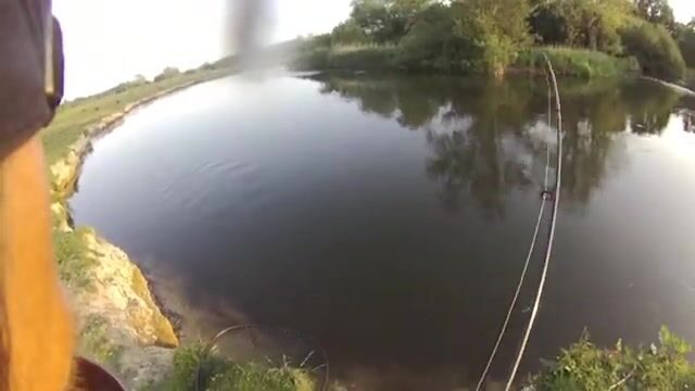 На Эйвоне вместо лосося желтая вертушка подняла щуку