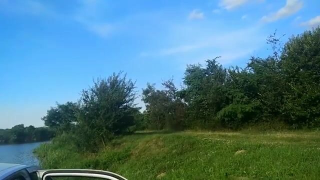 Открытый берег в Сербии и караси на несколько удочек