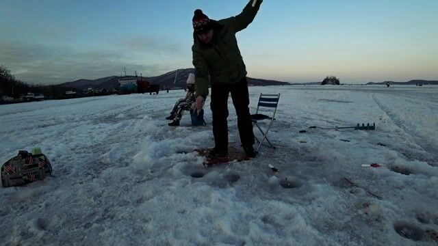 Воскресная ловля корюшки на самодурчики у Русского острова