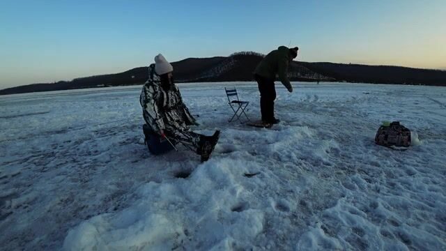 Воскресная ловля корюшки на самодурчики у Русского острова