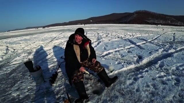 Воскресная ловля корюшки на самодурчики у Русского острова