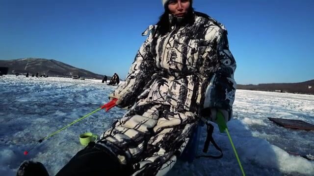 Воскресная ловля корюшки на самодурчики у Русского острова