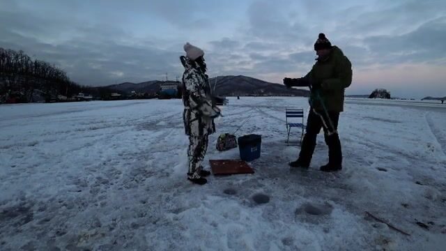Воскресная ловля корюшки на самодурчики у Русского острова