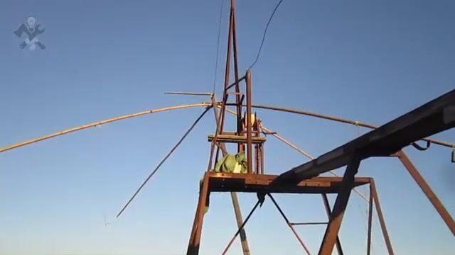 Достали краба из ловушки в Гячрыпше и заморозили его