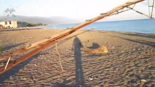 Достали краба из ловушки в Гячрыпше и заморозили его