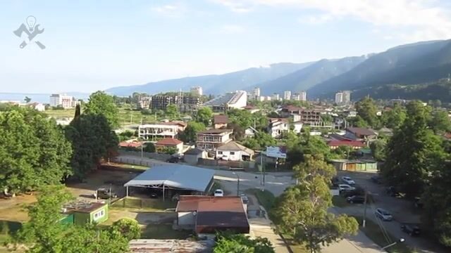 Достали краба из ловушки в Гячрыпше и заморозили его
