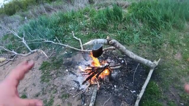 Лодку надули зря и застряли на Русском из-за перекрытого моста