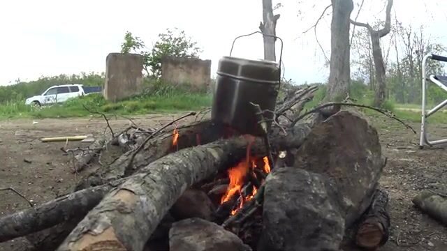 Лодку надули зря и застряли на Русском из-за перекрытого моста